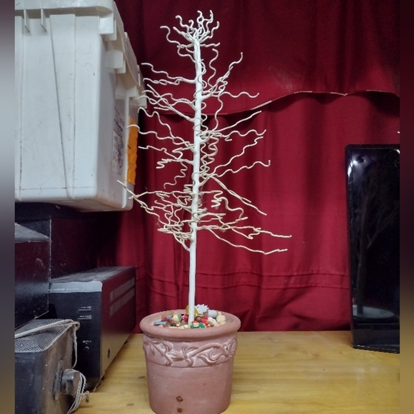 Vintage Decorative/Jewelry Tree in Terra Cotta Pot Wavy White Wire 20"   - Picture 2 of 4